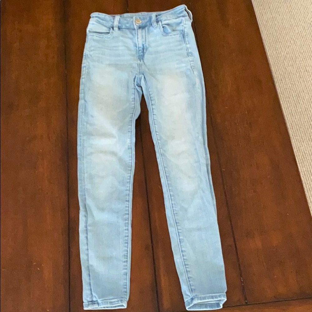 ae light wash high waisted jeans